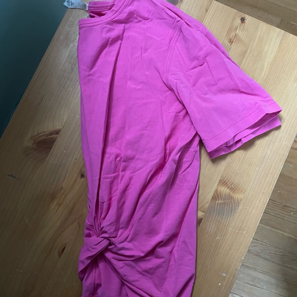 Lululemon CrescentTee - Picture 3 of 3